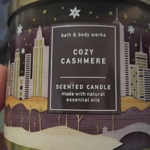 Bath and Body Works 3 wick candle. Cozy Cashmere